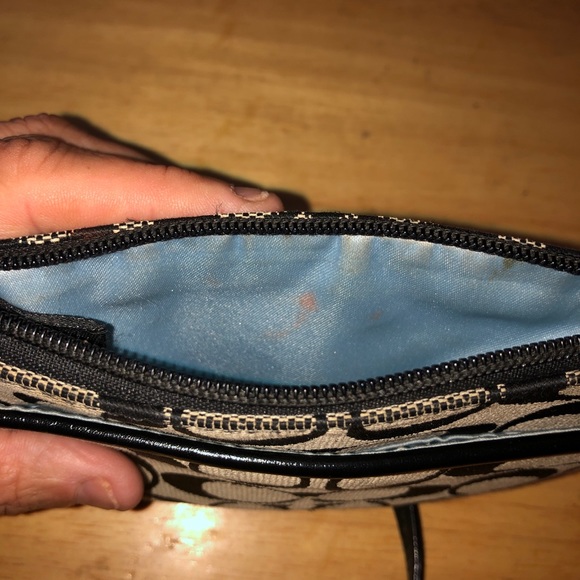 Coach wristlet - Picture 4 of 5